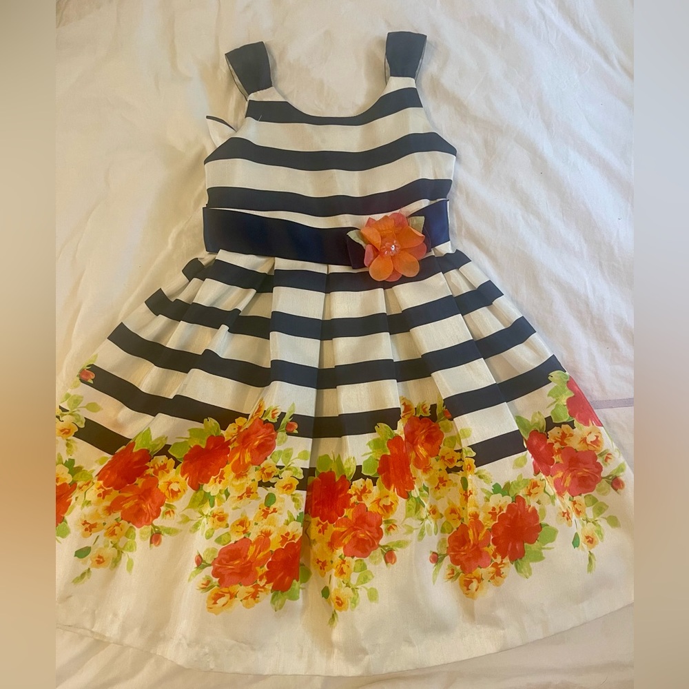 Pretty girls floral dress size 8 used 2 times